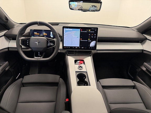 Polestar 4 7 of 30