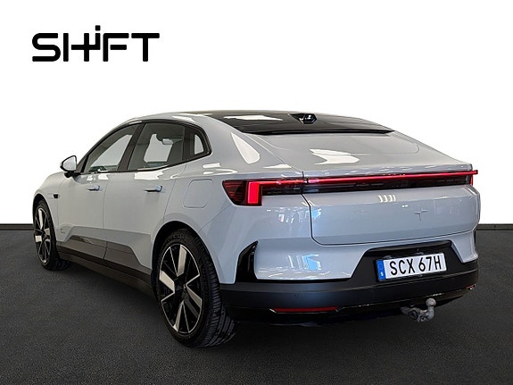 Polestar 4 5 of 30