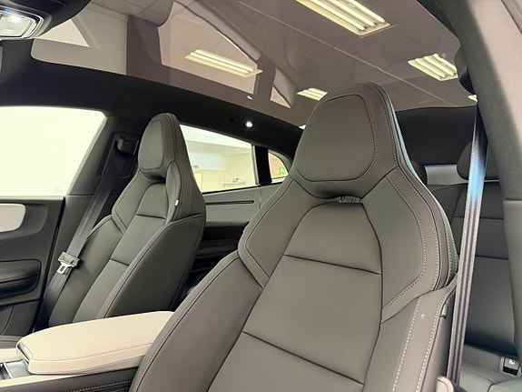 Polestar 4 10 of 30