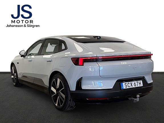 Polestar 4 5 of 30