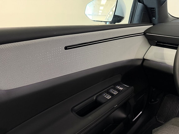 Polestar 4 13 of 30