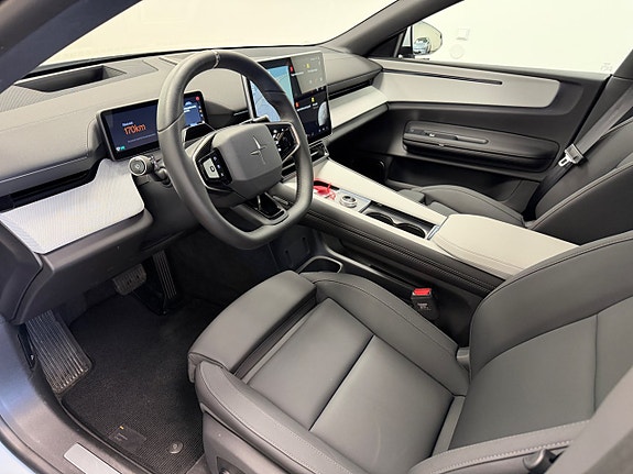 Polestar 4 8 of 30