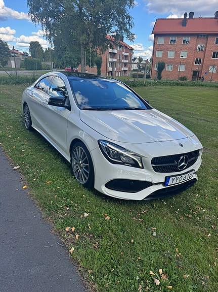 Mercedes-Benz CLA220 d 2 of 8