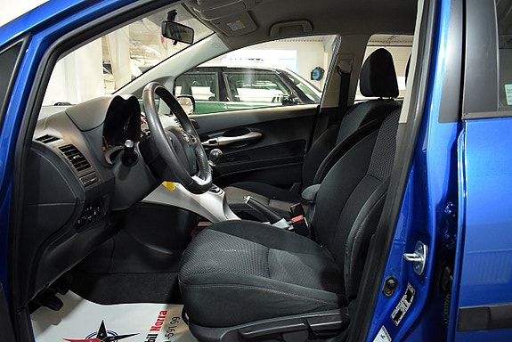 Toyota Auris 7 of 21