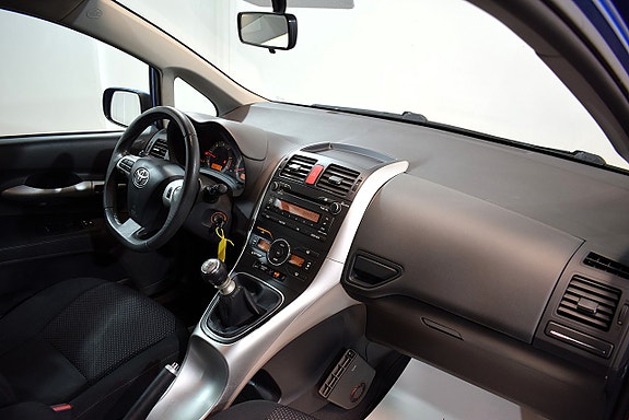 Toyota Auris 17 of 21