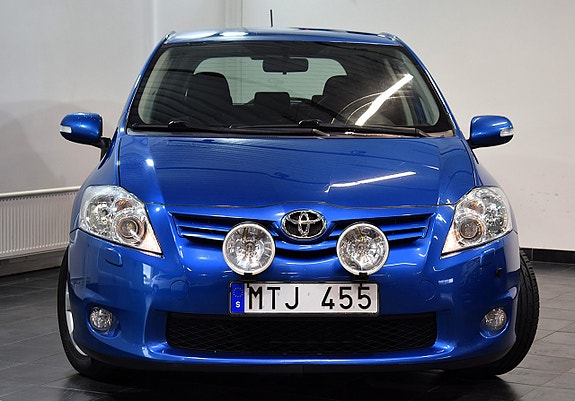 Toyota Auris 2 of 21