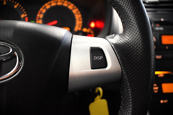 Toyota Auris 12 of 21