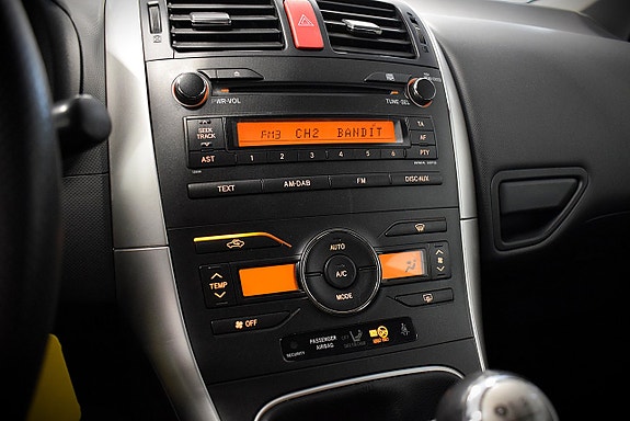 Toyota Auris 15 of 21