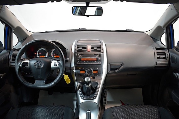 Toyota Auris 14 of 21