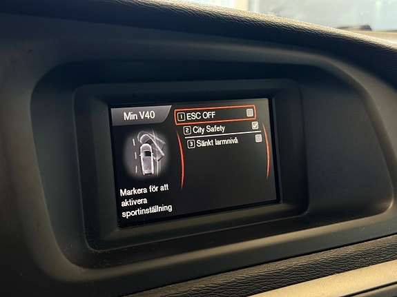 Volvo V40 8 of 17