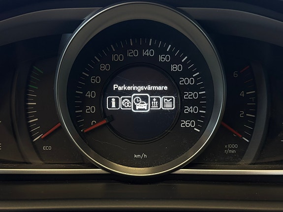 Volvo V40 11 of 17