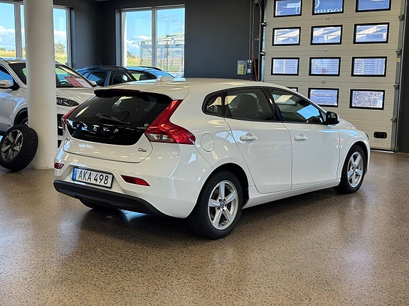 Volvo V40 6 of 17