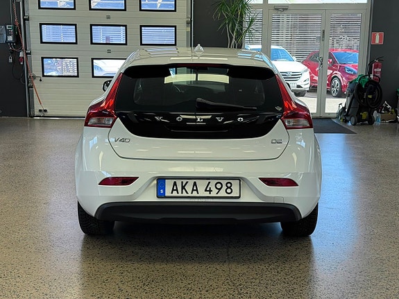 Volvo V40 5 of 17