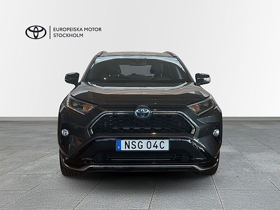 Toyota RAV4 6 of 11