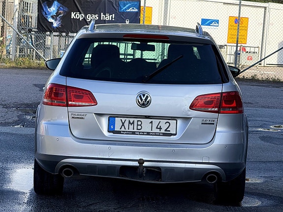 Volkswagen Passat Alltrack 7 of 11