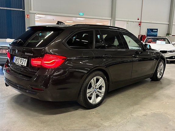 BMW 320d 3 of 26