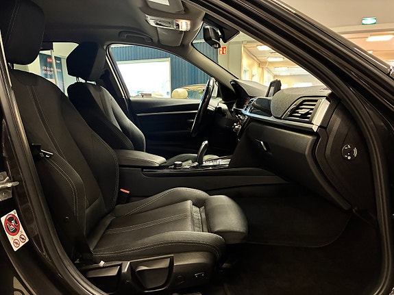BMW 320d 14 of 26
