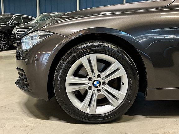 BMW 320d 9 of 26