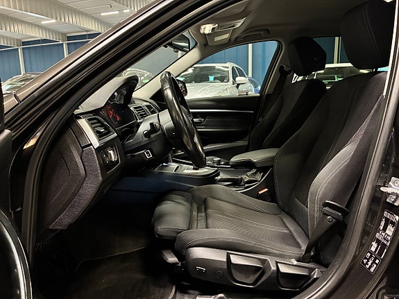 BMW 320d 15 of 26