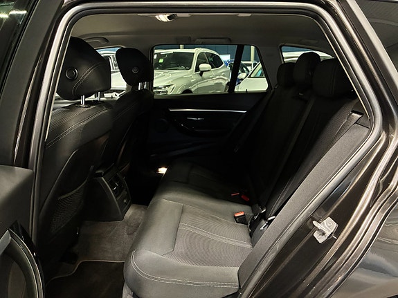 BMW 320d 17 of 26