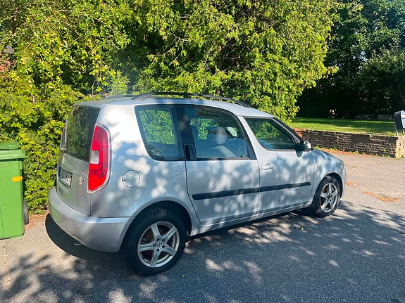 Skoda Roomster 2 of 3