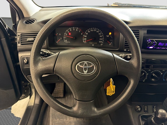 Toyota Corolla 10 of 21