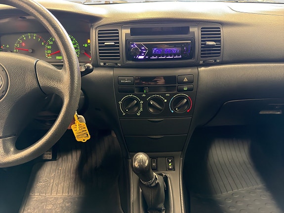 Toyota Corolla 14 of 21