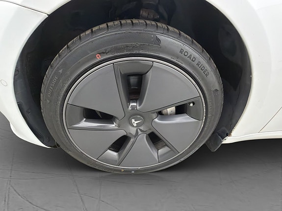 Tesla Model 3 30 of 30