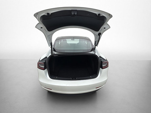 Tesla Model 3 28 of 30