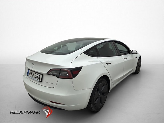 Tesla Model 3 9 of 30