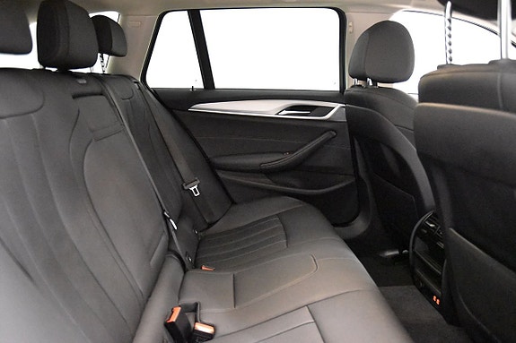 BMW 530e 13 of 18