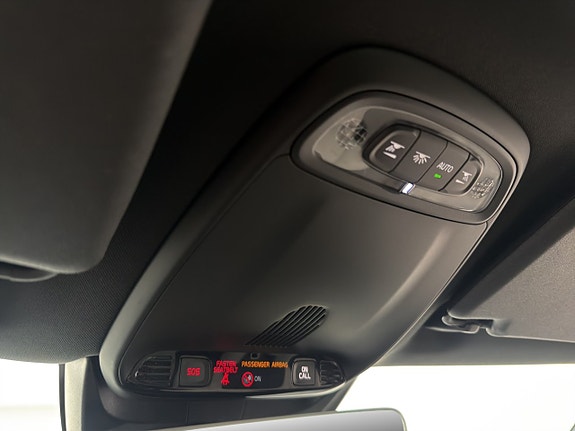 Volvo V40 Cross Country 19 of 27