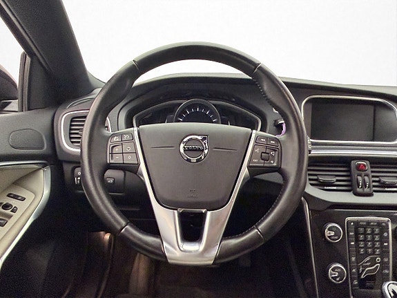Volvo V40 Cross Country 20 of 27