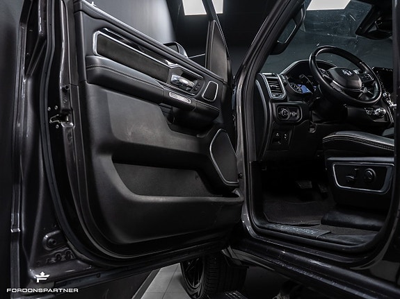 Dodge RAM 1500 18 of 30