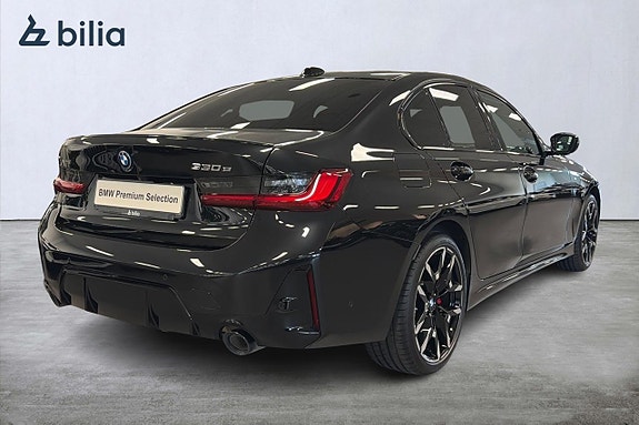BMW 330e 17 of 18