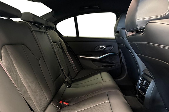 BMW 330e 7 of 18