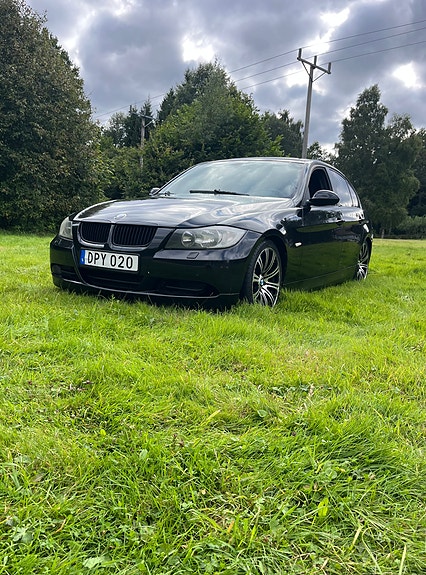 BMW 320d 3 of 7