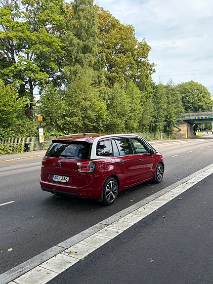 Citroen Grand C4 Picasso 4 of 11