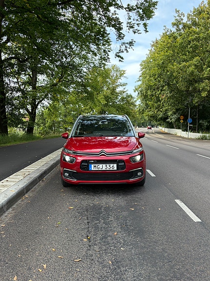 Citroen Grand C4 Picasso 2 of 11