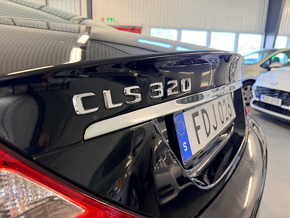 Mercedes-Benz CLS320 13 of 16