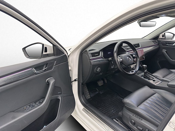 Skoda Superb 15 of 30