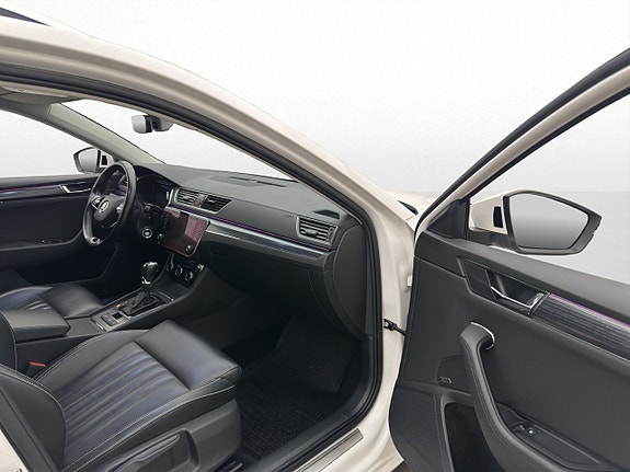 Skoda Superb 11 of 30