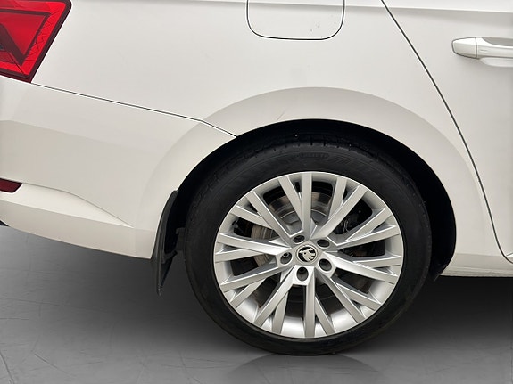 Skoda Superb 29 of 30
