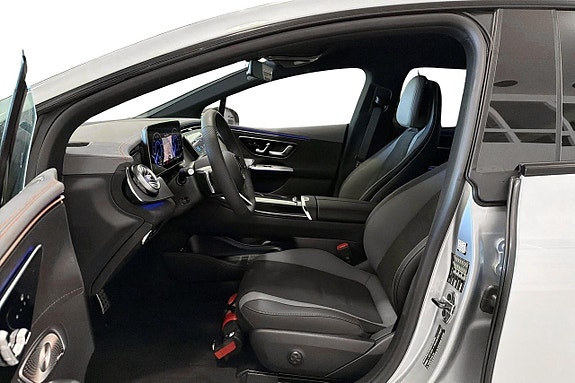 Mercedes-Benz EQE350 8 of 12