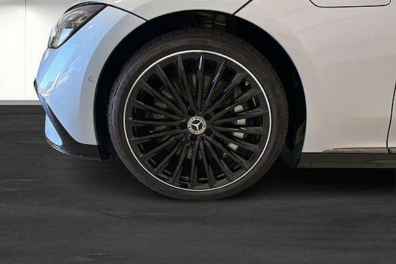 Mercedes-Benz EQE350 5 of 12