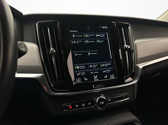 Volvo V90 21 of 29