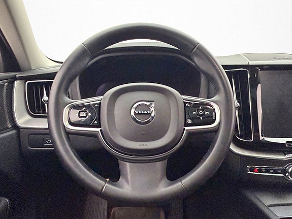 Volvo XC60 13 of 30