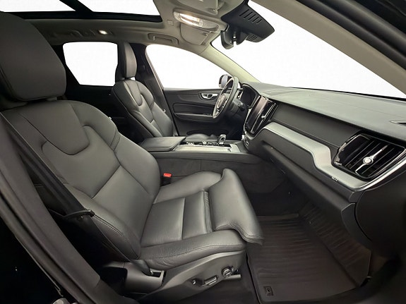 Volvo XC60 12 of 30