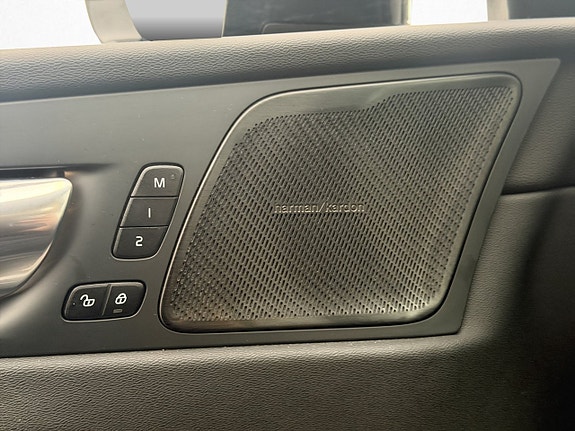 Volvo XC60 19 of 30
