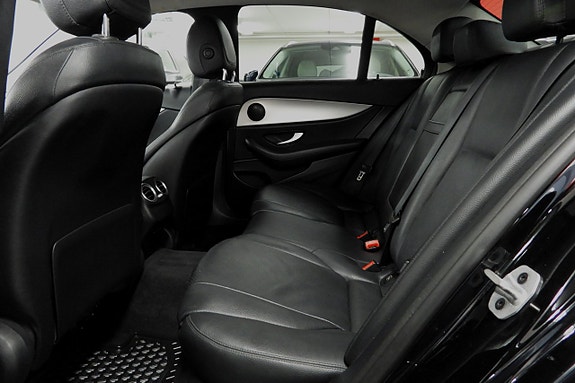 Mercedes-Benz E220 d 21 of 30